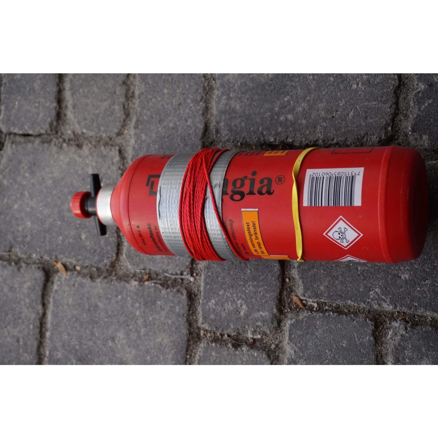 Trangia - Liquid Fuel Safety Tank Bottle - Bouteille à Combustible 4 Trangia - Liquid Fuel Safety Tank Bottle - Bouteille à Combustible – Image 2
